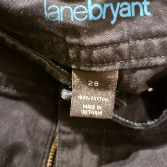 Lane Bryant Sz 28 crop pants - Picture 2 of 2